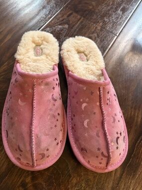 Moon &stars UGG slippers